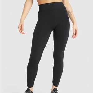 Gymshark pause seamless leggings (black, size medium)